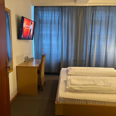 OverNight Hotel Hamburg-3