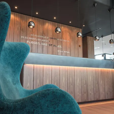 Motel One Hamburg Airport-3