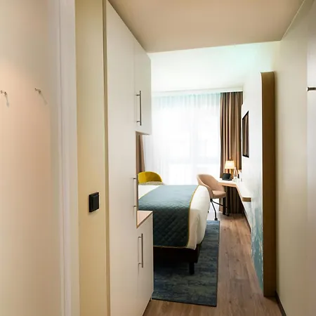 Leonardo Hotel Hamburg Altona-3