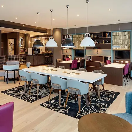 Premier Inn Hamburg City Centre-3
