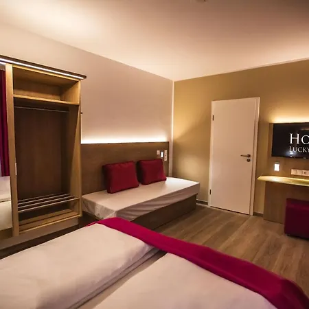 Hotel Luckys Inn-2