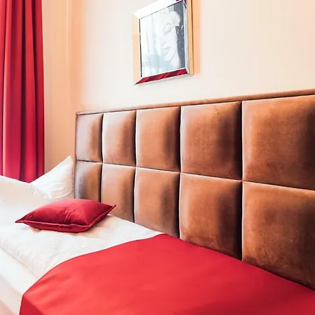 Hotel Hamburger Perle By Uniqstay-2